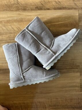 Bearpaw Classic Short Suede Winter Boots in Light Gray